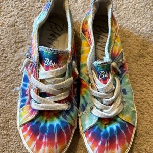 Blowgish the dye tennis shoes